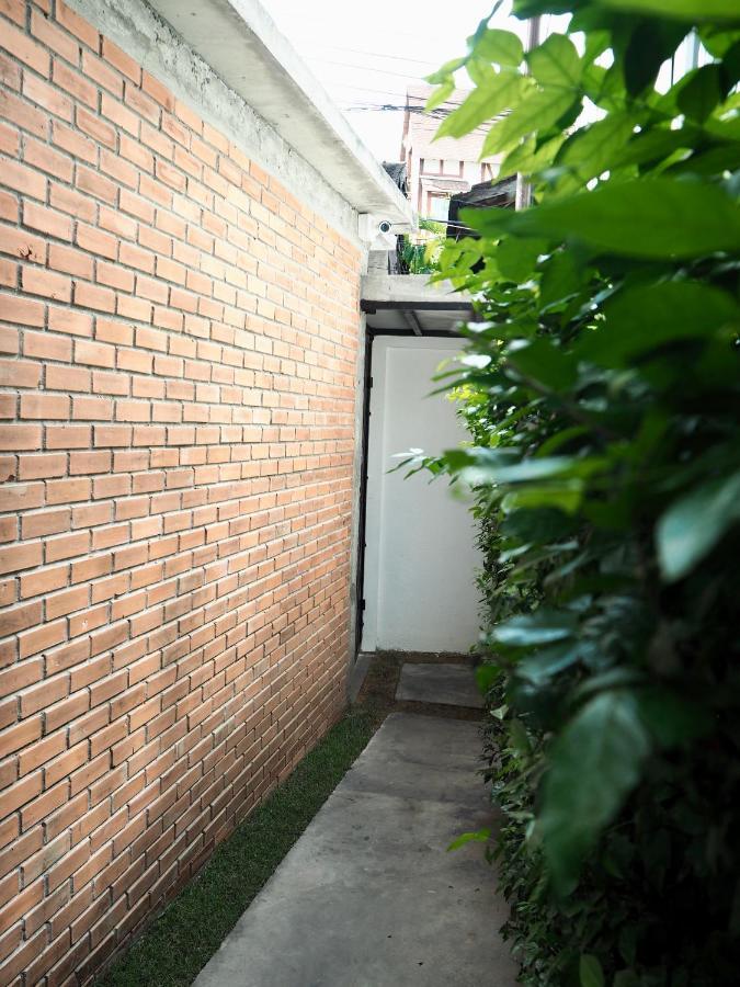 Hotel Bua House Poshtel Chiang Mai Exterior foto